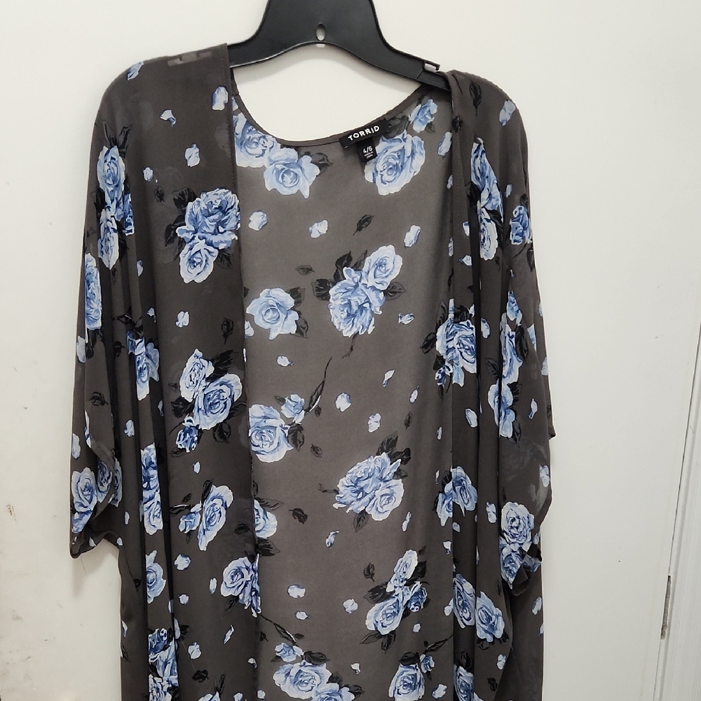 Torrid Sz 3/4 Blue Floral Chiffon Kimono